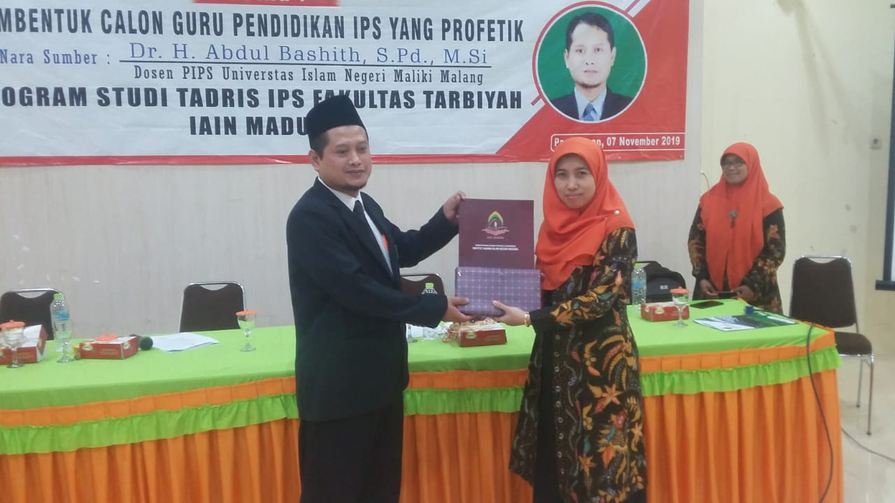 Kuliah Tamu : "Membentuk Calon Guru Pendidikan IPS yang Profetik"