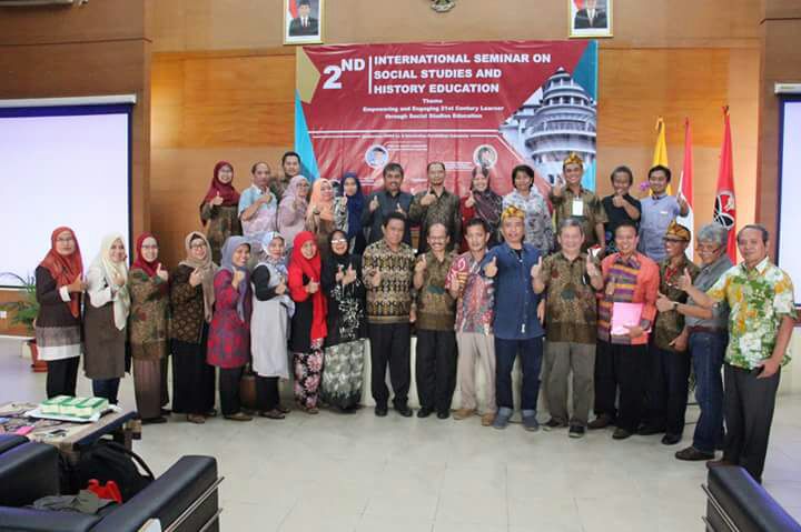 PROGRAM STUDI TADRIS ILMU PENGETAHUAN SOSIAL STAIN PAMEKASAN MENGHADIRI PERTEMUAN PERTAMA PERHIMPUNAN PROGRAM STUDI PENDIDIKAN IPS  INDONESIA (APRIPSI ) DI UNIVERSITAS PENDIDIKAN INDONESIA BANDUNG