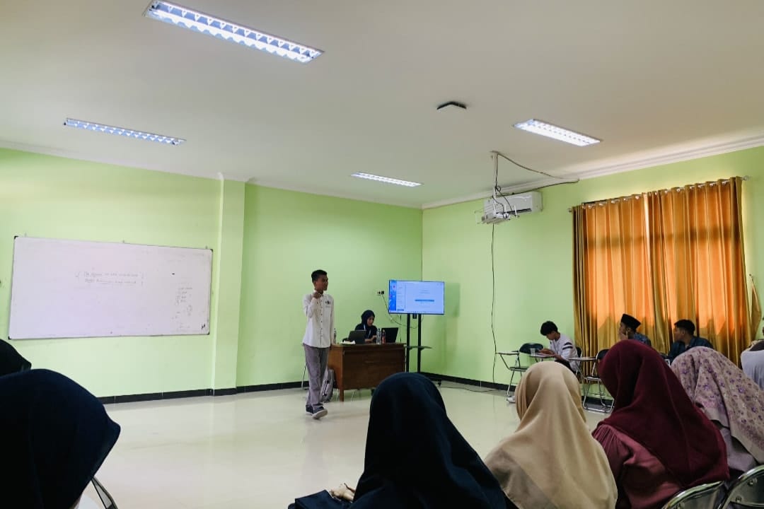 Ruang Kepenulisan Bekali Mahasiswa Baru Tadris IPS dengan Keterampilan Menulis Akademik