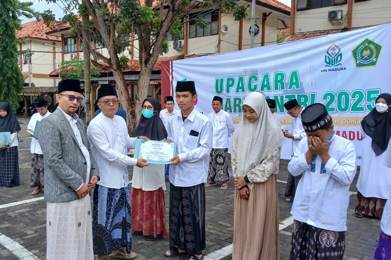 Abd Latif Mahasiswa TIPS Raih Juara 3 Lomba Syiir