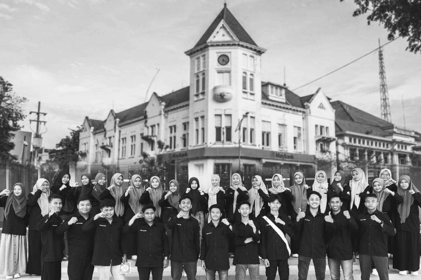 Kunjungi Kota Tua Surabaya, Mahasiswa Tadris IPS IAIN Madura Menelusuri Jejak Sejarah Pahlawan