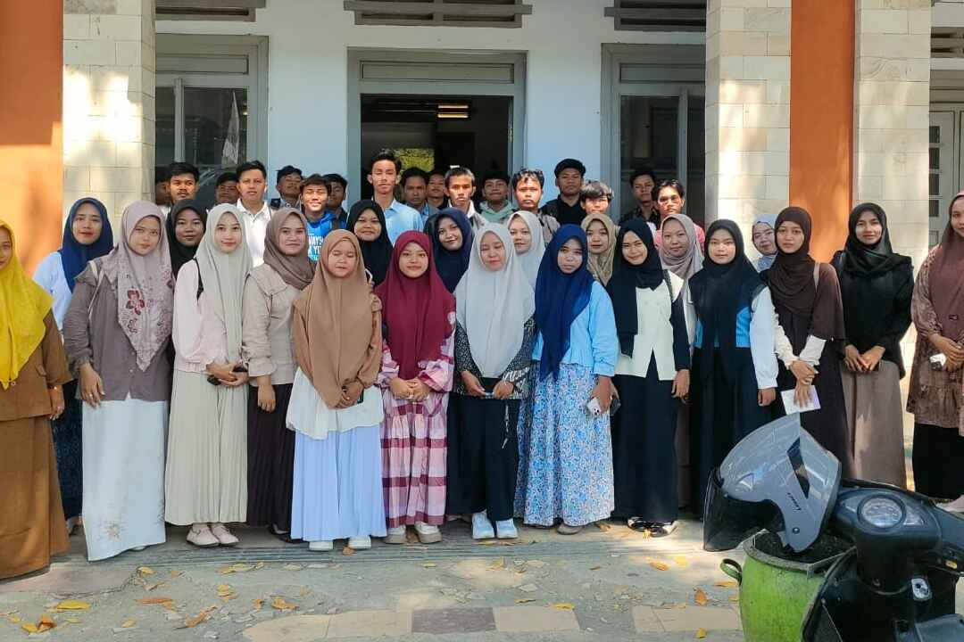 Mahasiswa Universitas Islam Negeri Madura Prodi Tadris Ilmu Pengetahuan Sosial Kunjungi Musium Mandilaras Pamekasan